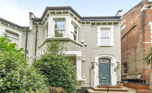 Apartment in Holly Village, Haringey, England 1