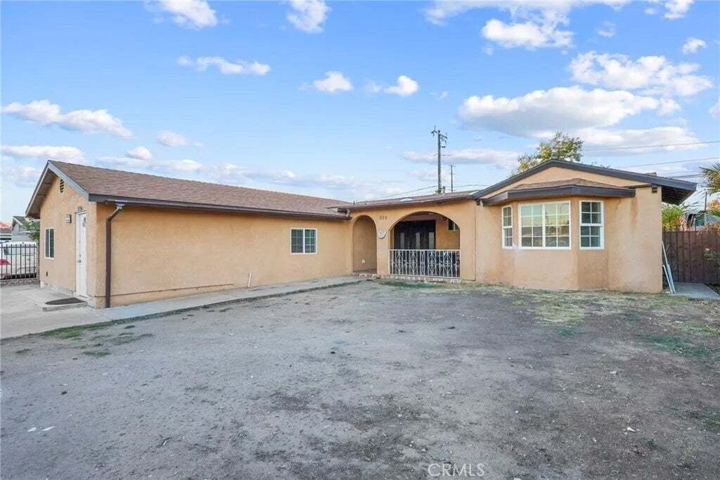 La Puente, California, United States 1 - 19125520
