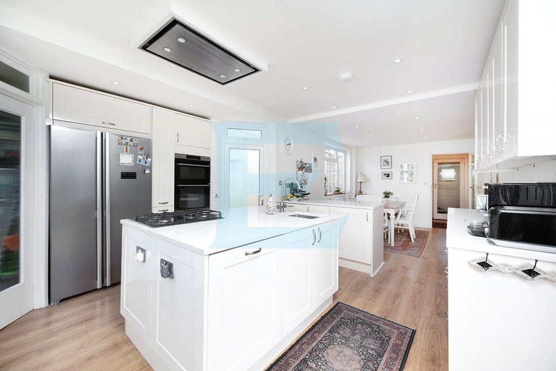 House in Barnet, England 2 - 19122110