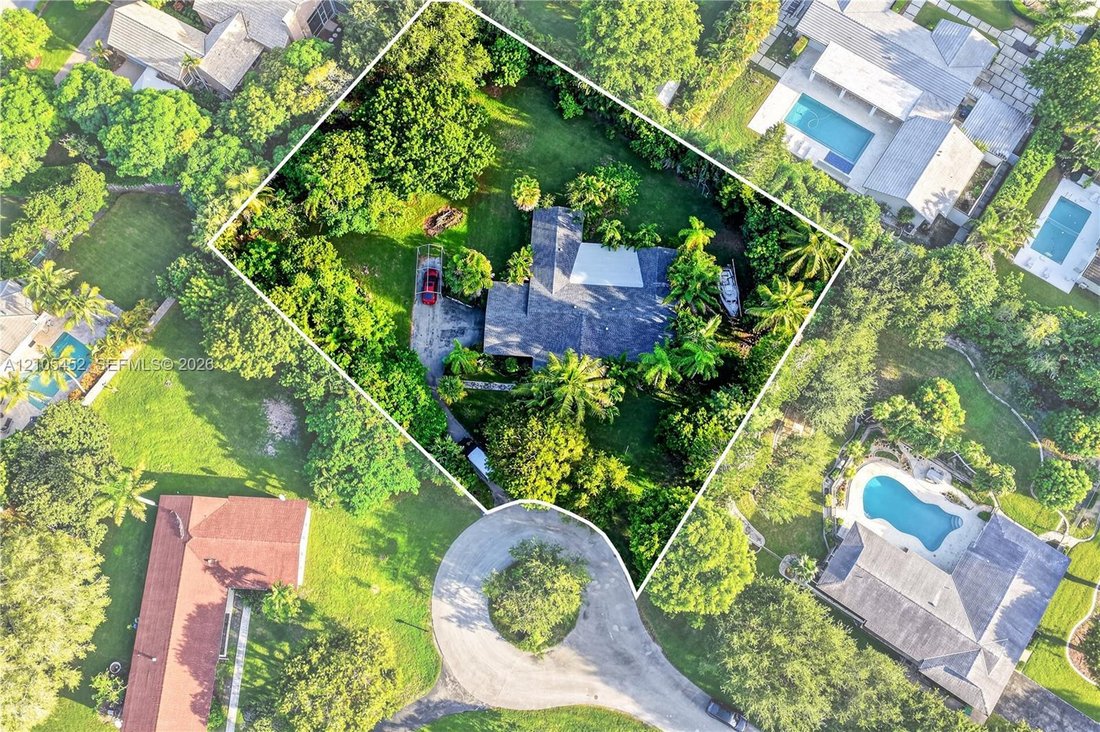 Casa a Coral Gables, Florida, Stati Uniti 1 - 19126198