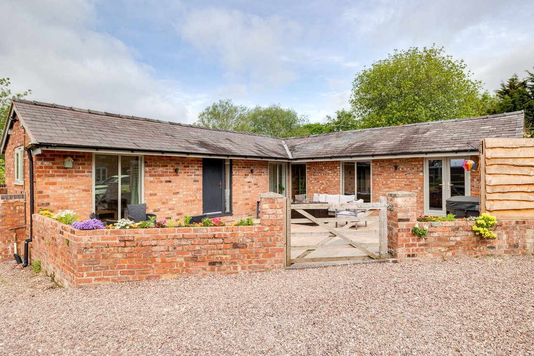 House in Tarporley, England 4 - 19130814