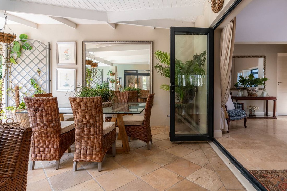 House in Hout Bay, South Peninsula, Cape Town 5 - 19121555