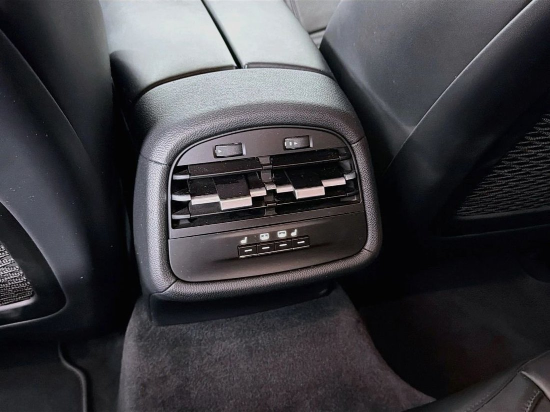 Sedan in Tampa, FL, United States 5 - 19127341
