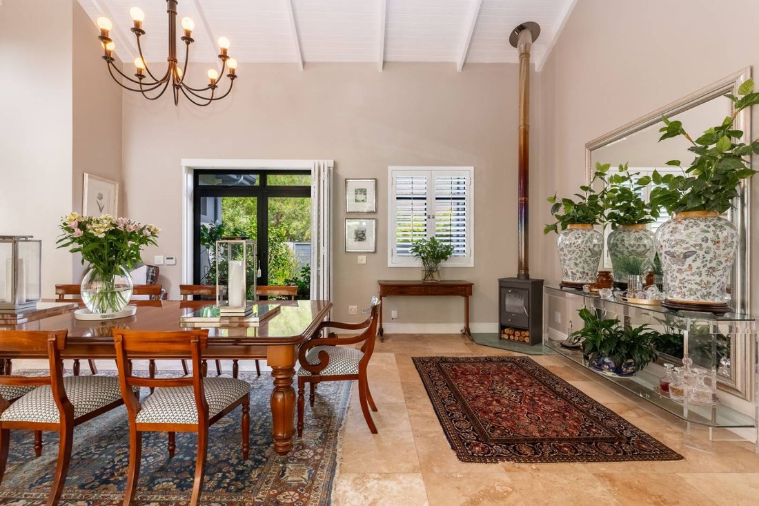 House in Hout Bay, South Peninsula, Cape Town 3 - 19121555