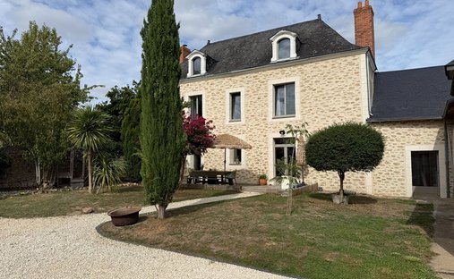 Villa in Tierce, Pays de la Loire, Frankreich 1