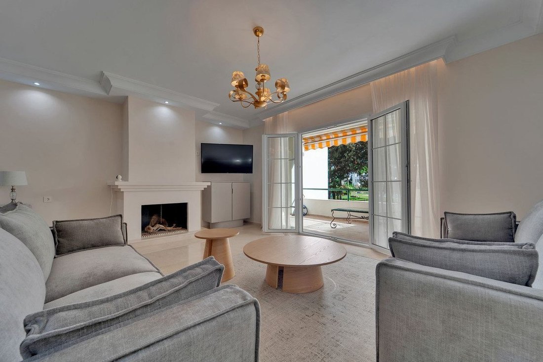 Apartment in Atalaya-Isdabe, Estepona, Andalusia 4 - 19132378