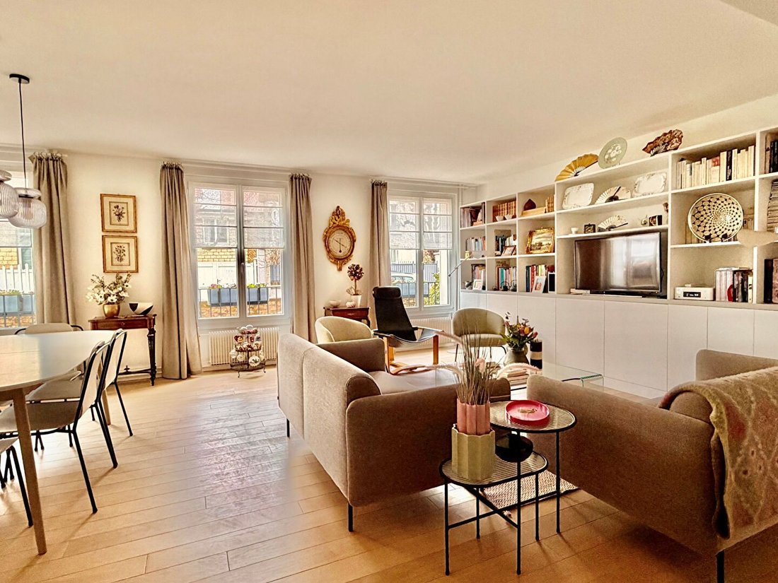 Apartment in Bois-Colombes, Ile-de-France, France 2 - 19126361