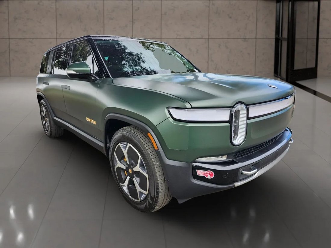 Suv in Fullerton, CA, United States 4 - 19133832