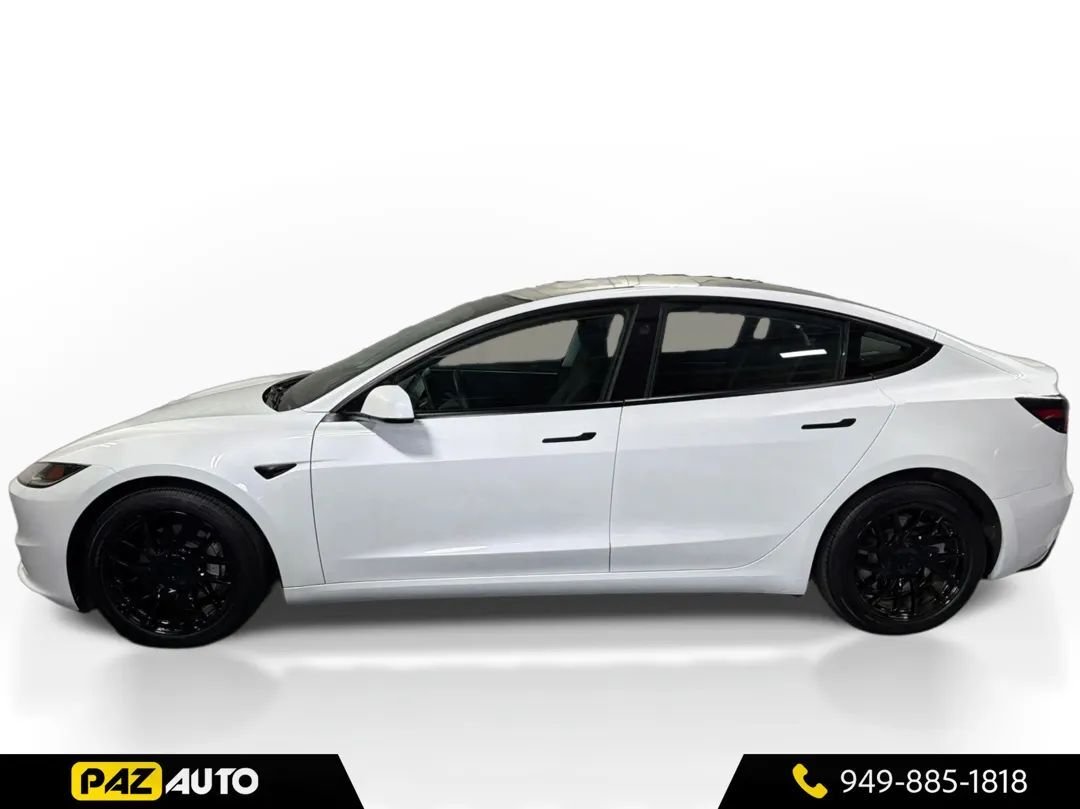 Sedan in Laguna Hills, CA, United States 2 - 19108336