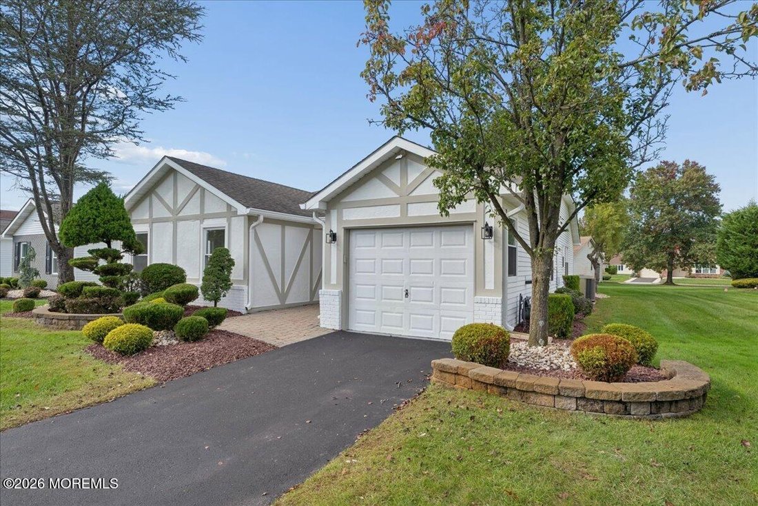 House in Marlboro Township, New Jersey, United States 2 - 19121369