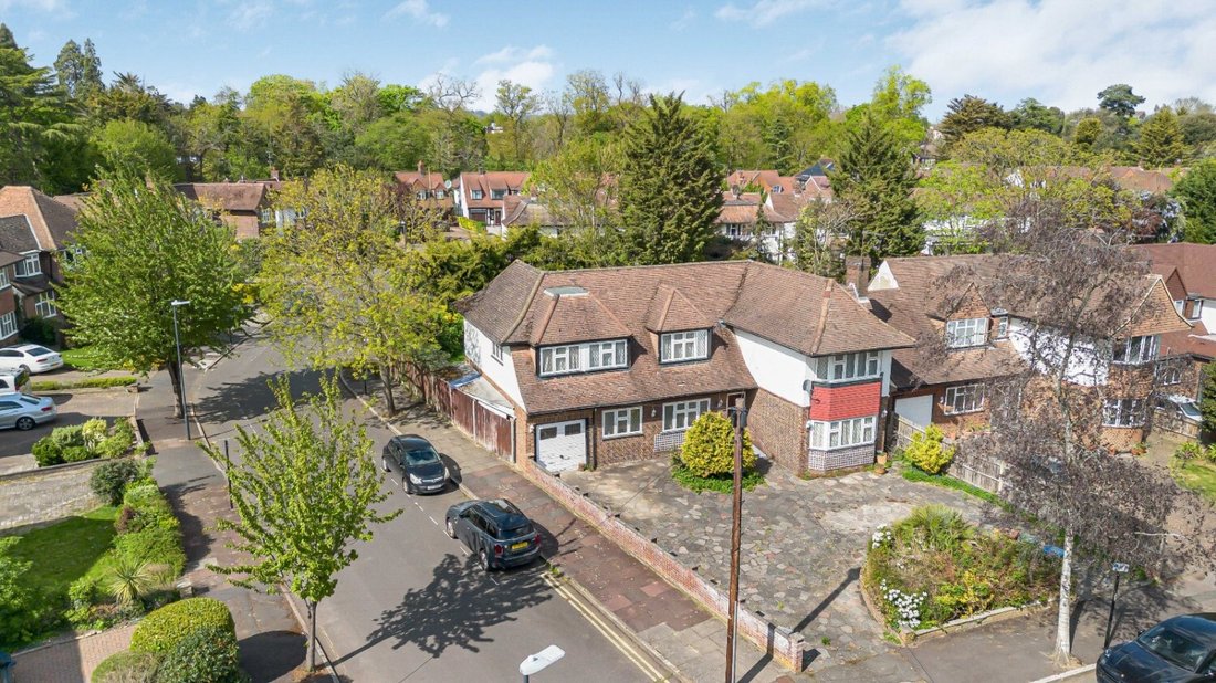 Haus in Edgware, London Borough of Barnet, England 4 - 19121686