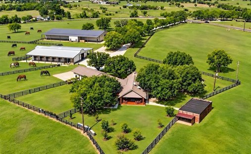 House in Cleburne, Texas, United States 1