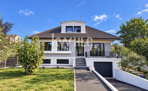 Maison à Centre Ville-Commerce, Enghien-les-Bains, France 1