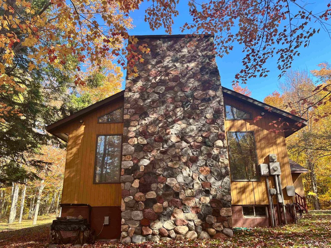 House in Ontonagon, Michigan, United States 4 - 19132170