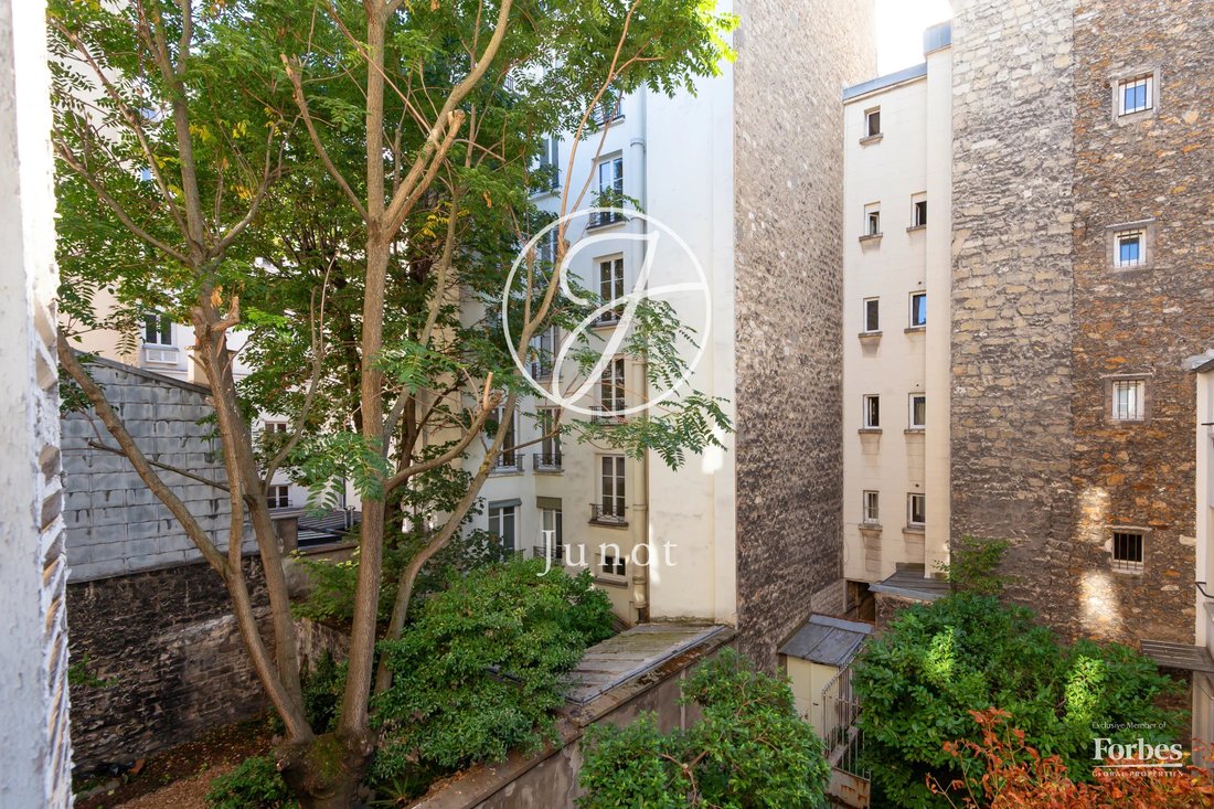 Apartment in Batignolles-Cardinet, Paris 17e Arrondissement, Paris 2 - 19102090