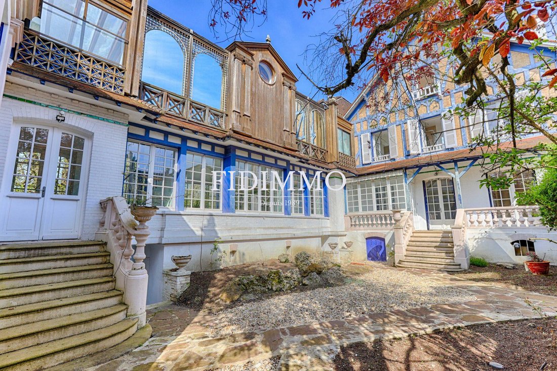 Estate in Chennevieres-sur-Marne, Ile-de-France, France 1 - 19128178