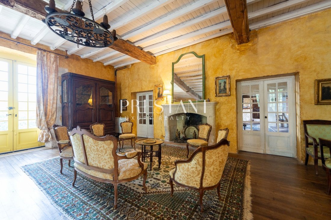 Estate in Villamblard, Nouvelle-Aquitaine, France 5 - 19126669