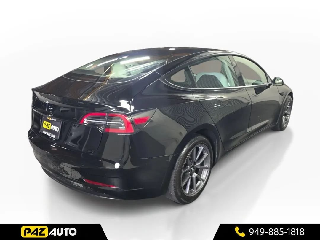 Sedan in Laguna Hills, CA, United States 5 - 19134067