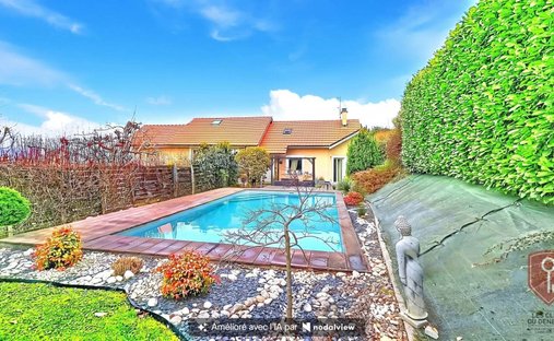 Haus in Saint-Cergues, Auvergne-Rhone-Alpen, Frankreich 1