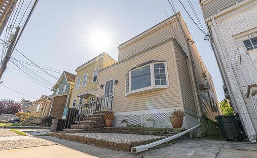 House in Secaucus, New Jersey, United States 1