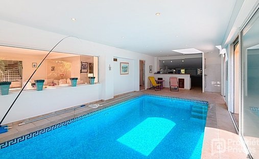 Villa à Saint-Paul-en-Forêt, Provence-Alpes-Côte d'Azur, France 1