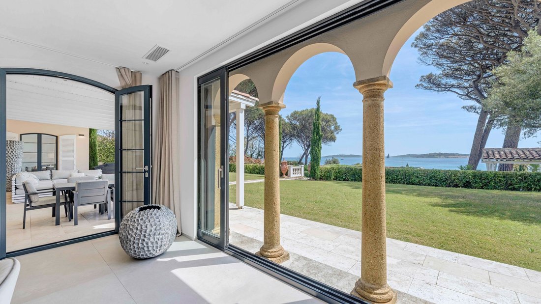 House in Grimaud, Provence-Alpes-Côte d'Azur, France 1 - 17672126