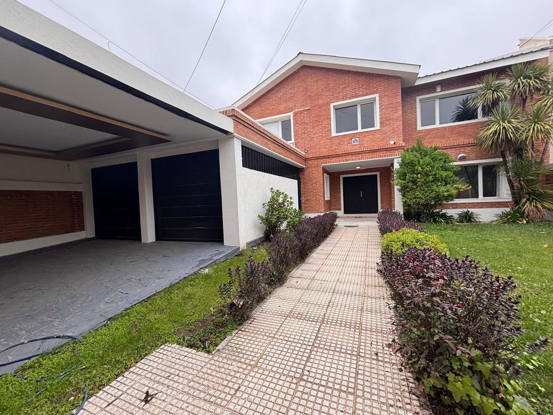 House in Neuquen, Neuquen, Argentina 2 - 19123888