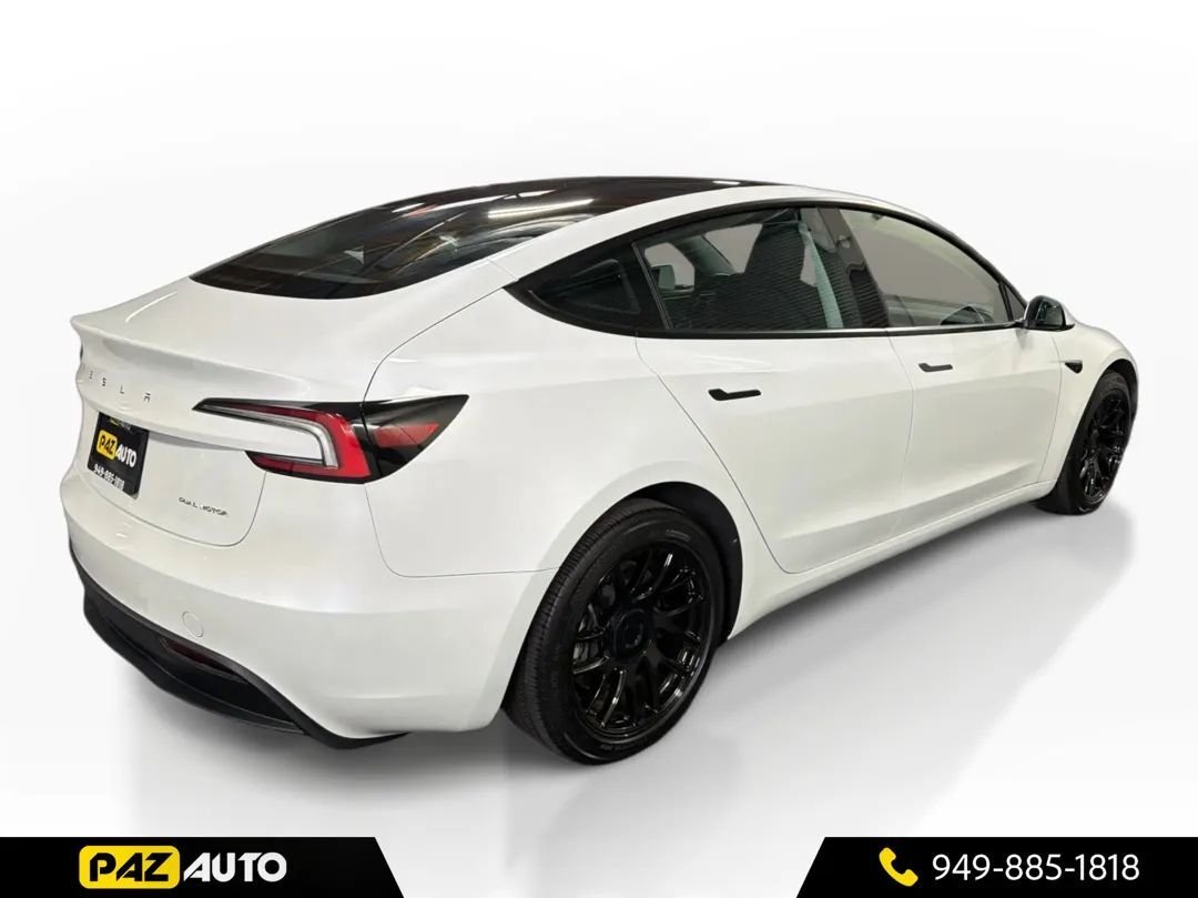 Sedan in Laguna Hills, CA, United States 5 - 19108336