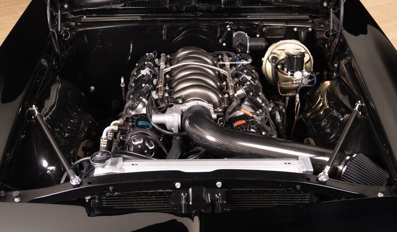 LS3 Powered 6-Speed Restomod in Green Brook, United States 2 - 19106960