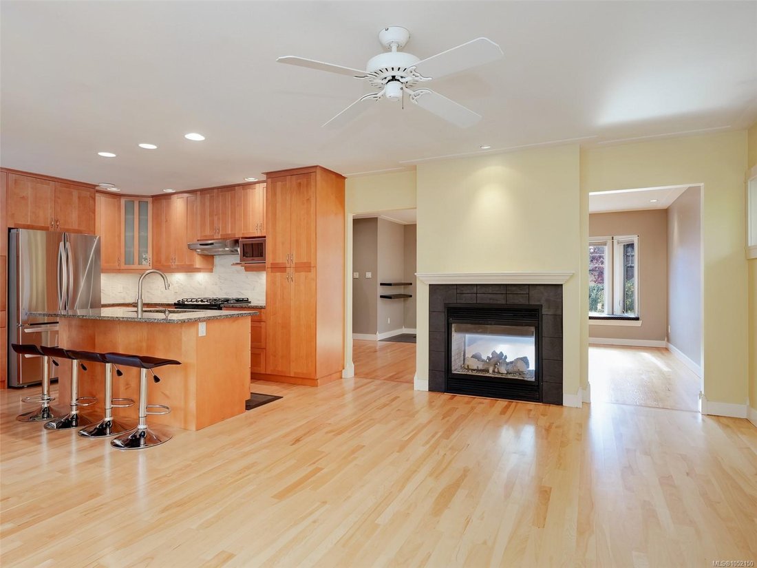 Maison à Victoria, Colombie-Britannique, Canada 3 - 19127997