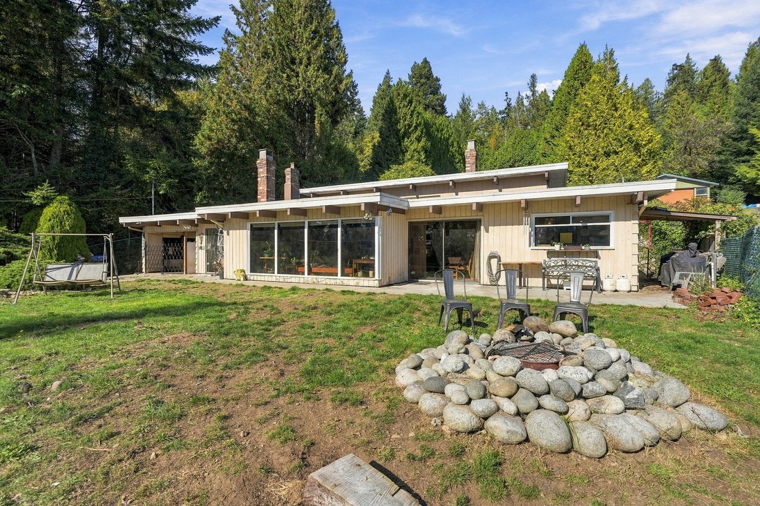House in Sechelt, British Columbia, Canada 2 - 19123866