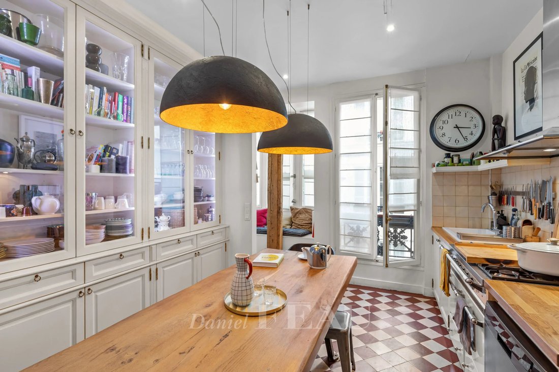 Apartment in Elysées-Madeleine, Paris 8e Arrondissement, Paris 4 - 19126668