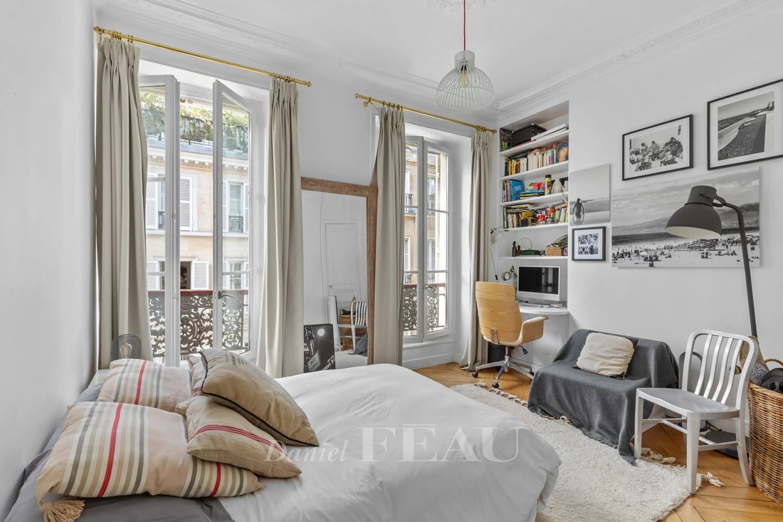 Apartment in Elysées-Madeleine, Paris 8e Arrondissement, Paris 5 - 19126668