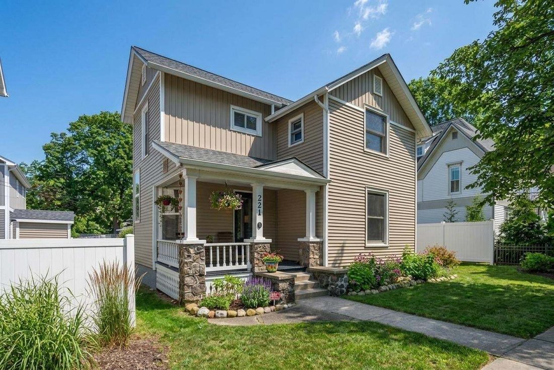 Maison à Traverse City, Michigan, États-Unis 1 - 19132174