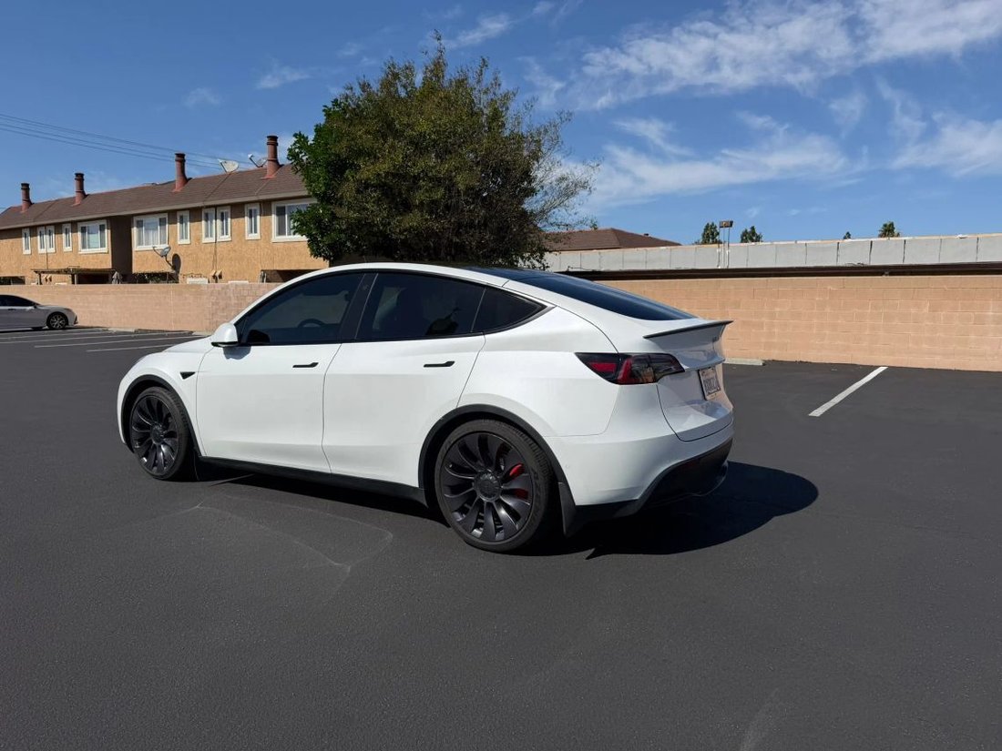 Suv in Orange, CA, United States 3 - 19127311