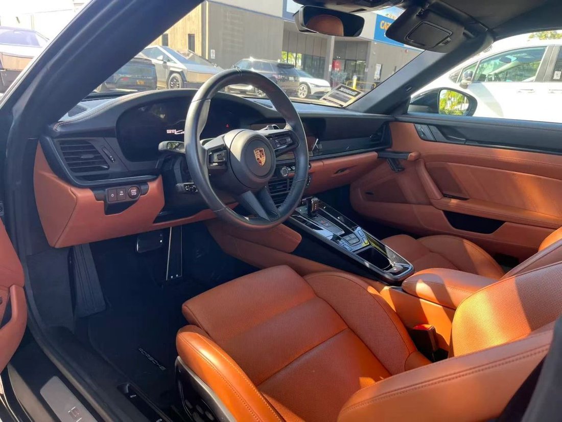 Cabriolet in Costa Mesa, CA, United States 4 - 19132719