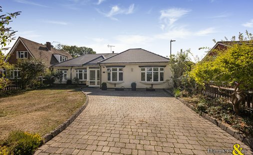 Bungalow in Old Bexley, London Borough of Bexley, England 1