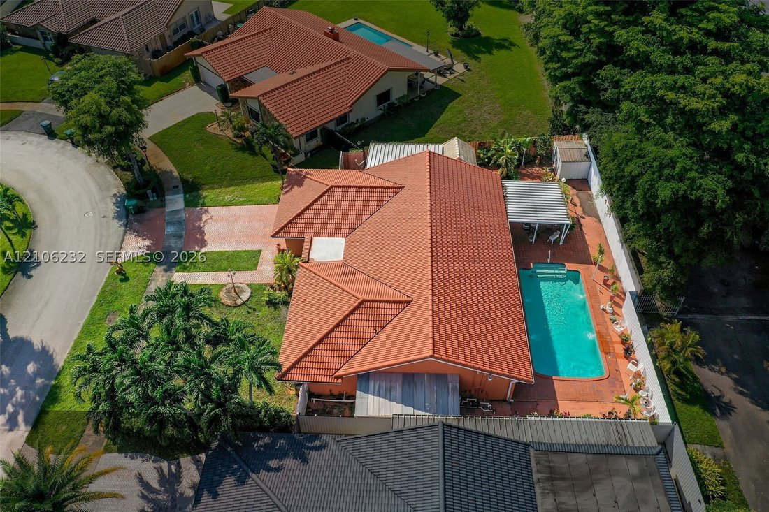 House in Hialeah, Florida, United States 4 - 19129441