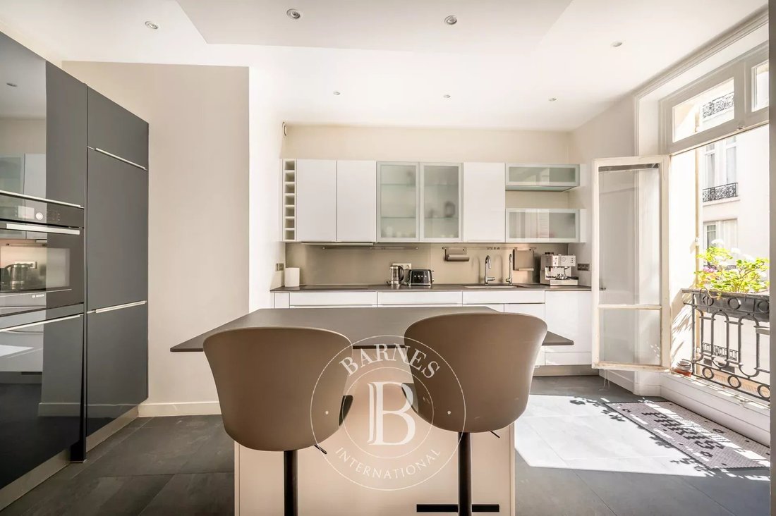 Apartment in Porte Dauphine, Paris 16e Arrondissement, Paris 5 - 19126733
