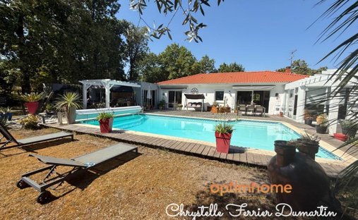 Villa in Centre, Carbon-Blanc, Frankreich 1