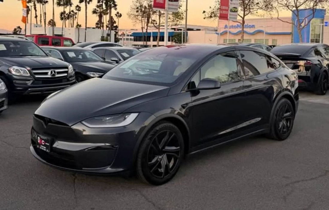 Suv in Costa Mesa, CA, United States 3 - 19127145