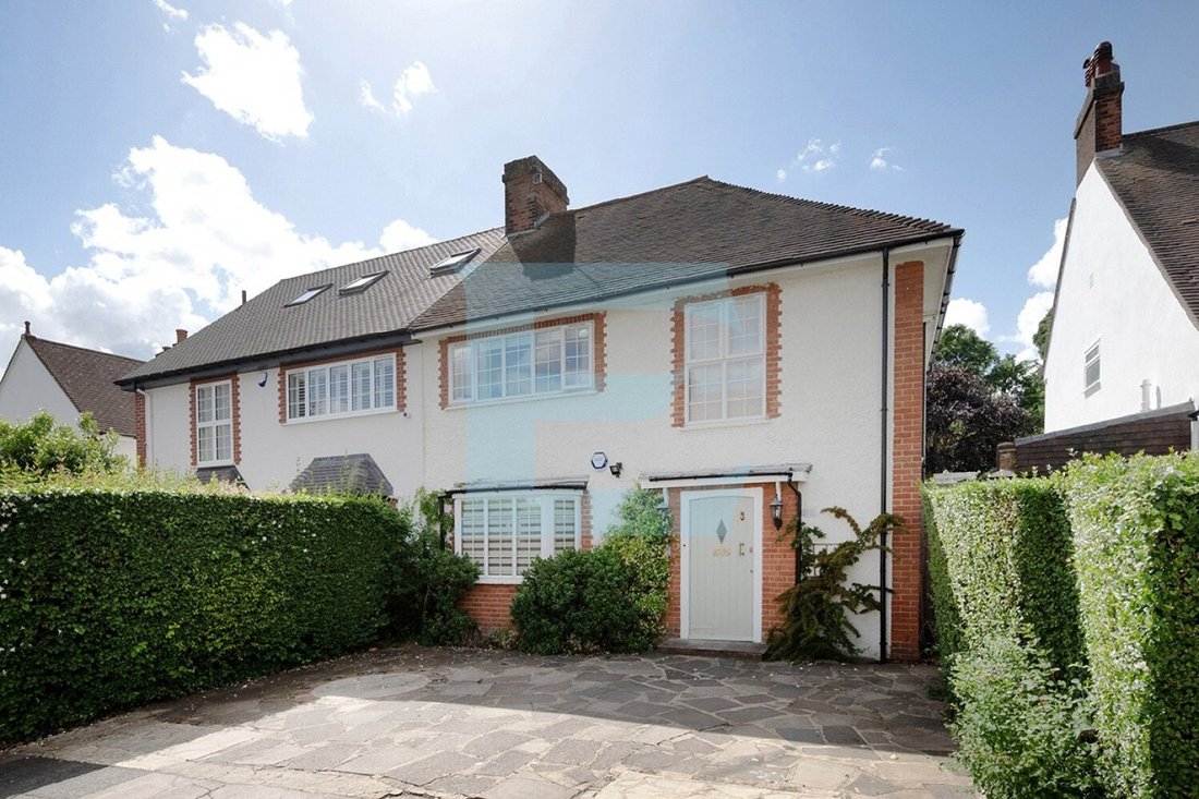 House in Barnet, England 1 - 19122110