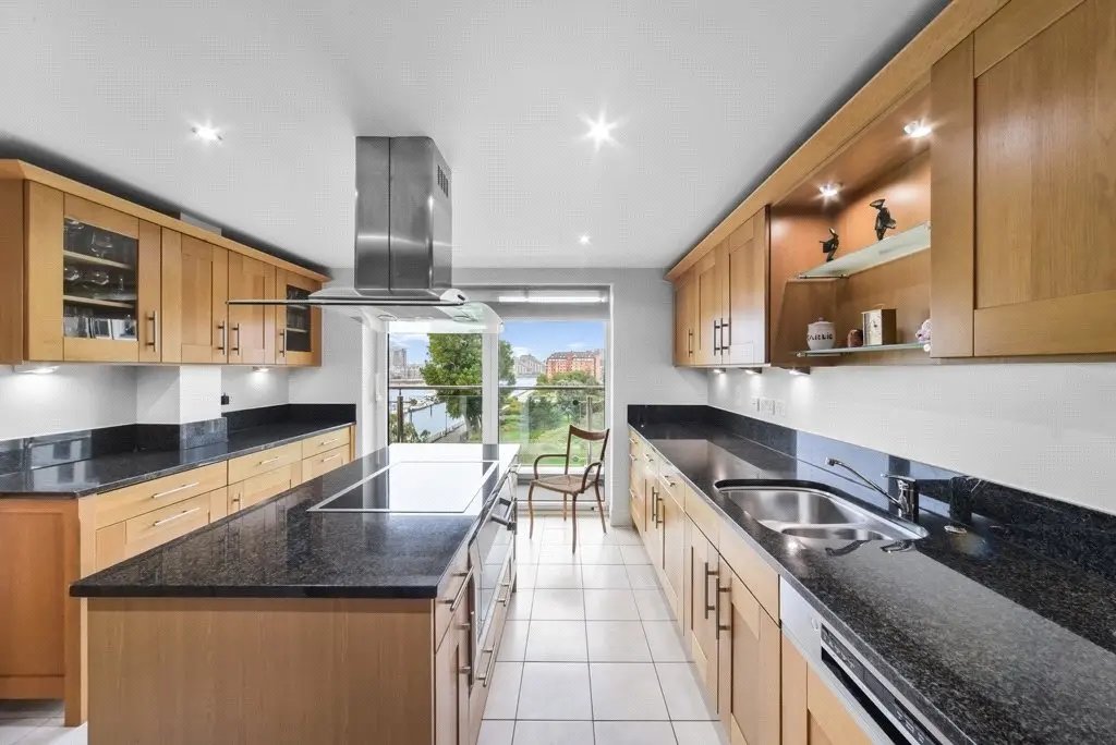 Apartment in Walham Green, Hammersmith and Fulham, England 4 - 19124472