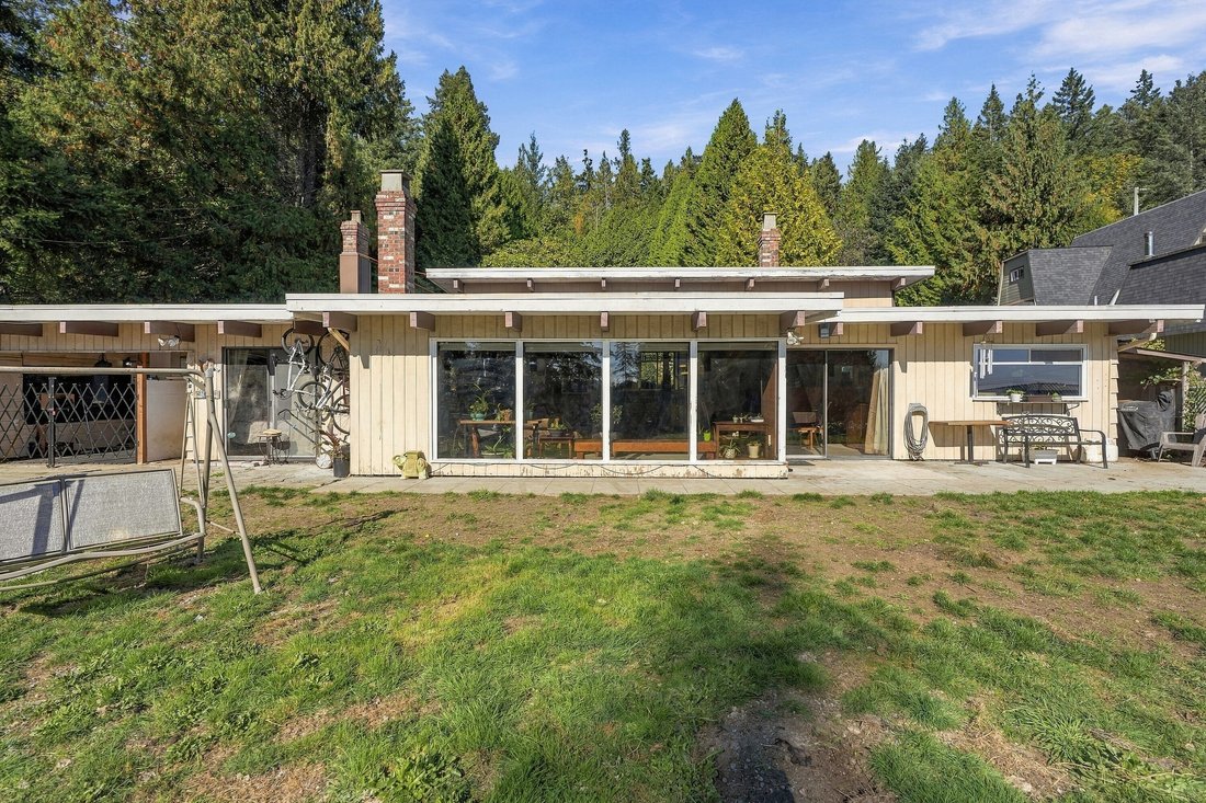 House in Sechelt, British Columbia, Canada 3 - 19123866