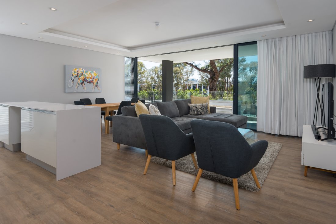 Apartment in Green Point, Atlantic Seaboard, Cape Town 1 - 19123505