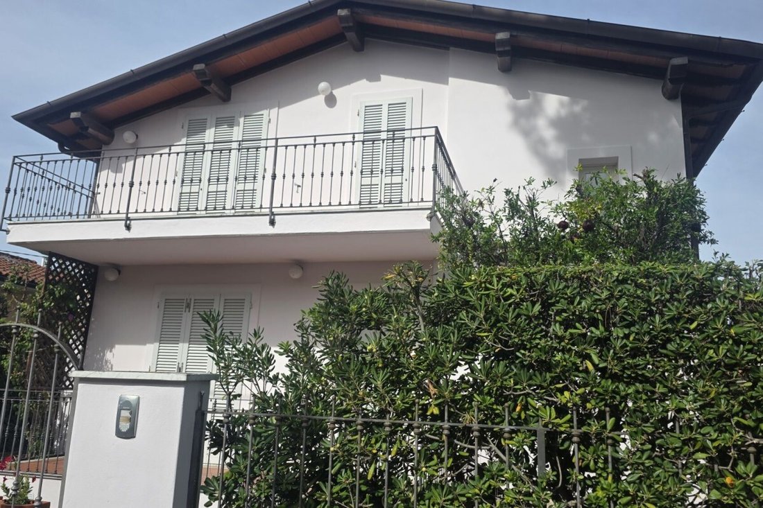 Villa a Pietrasanta, Toscana, Italia 1 - 19128690