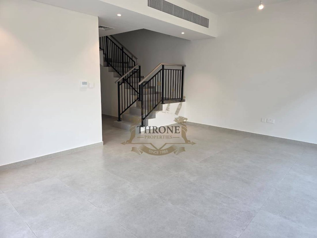 Townhouse in Damac Hills 2, Dubai, United Arab Emirates 2 - 19131010