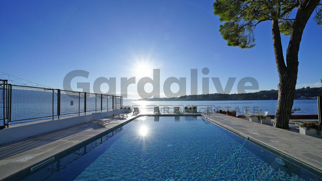 Apartamento en Salò, Lombardía, Italia 1 - 19127515
