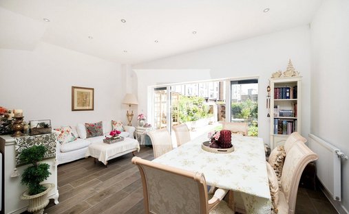 Haus in London Borough of Barnet, England 1