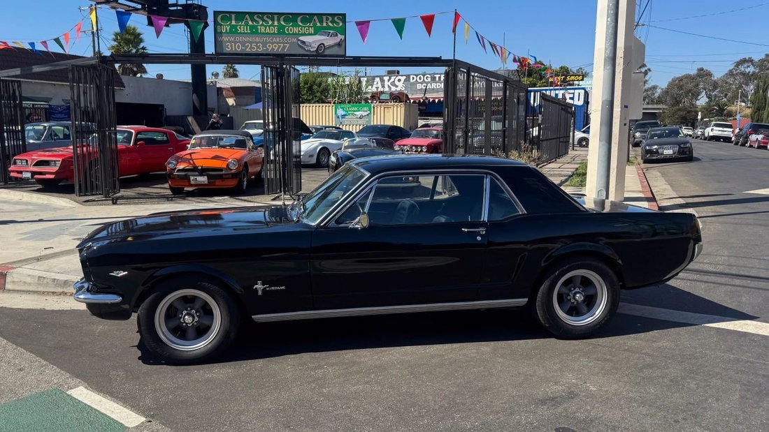 Coupe in Los Angeles, CA, United States 1 - 19134063